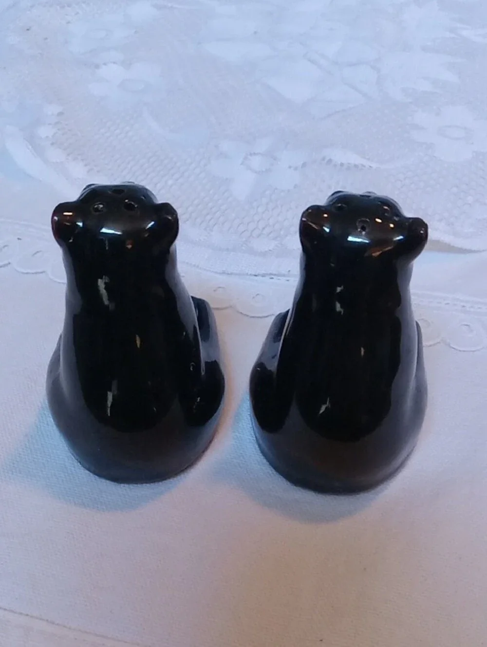 Ceramic Black Bear Salt & Pepper Shakers Novelty